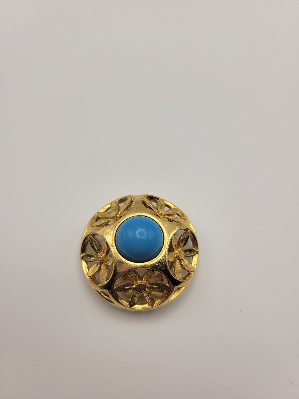 Gold-Tone Floral Blue Cabochon circle brooch unmarked